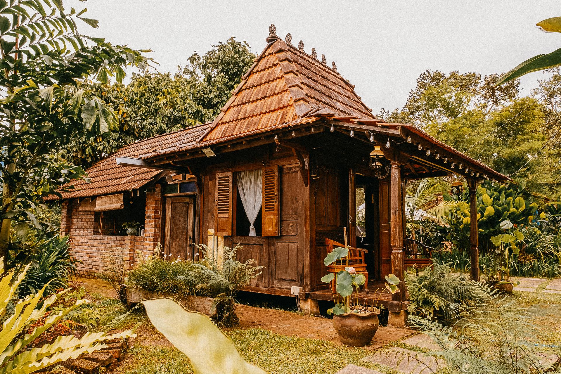 Hotels near tourist attractions
